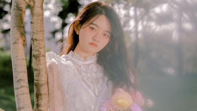 少女慵懒迷人写真-iPhone17-1
