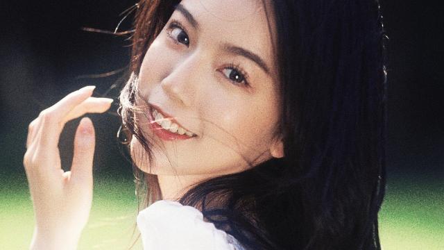 长发美女清新写真-iPhone17-1