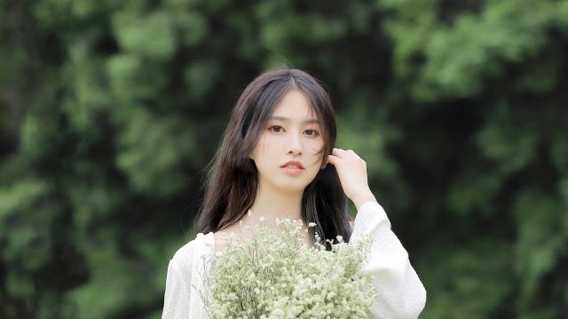精致清新长发美女-iPhone17-1