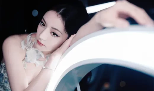 精致礼服迪丽热巴·唯美梦幻风 高级感电脑桌面背景