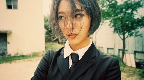 治愈系校园女生电脑桌面壁纸-iPhone17-1