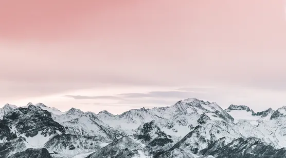 粉黛雪山·静谧自然 高清宽屏桌面背景-iPhone17-1