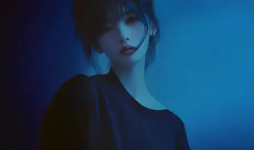 穿着黑色长袖T恤衫，就这么看着你的AI美女壁纸图片