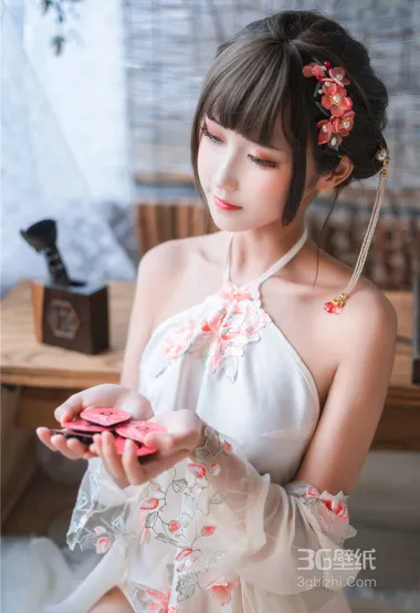 喜欢那第一眼的感觉，肚兜美女古韵古典超美写真图片
