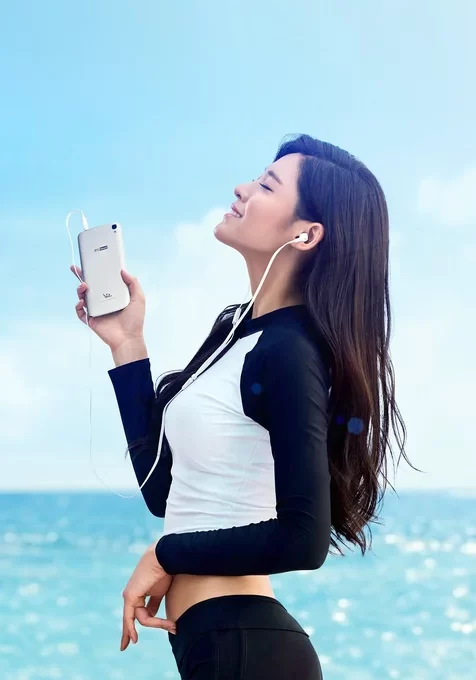海边听着MP3的氧气韩国女神
