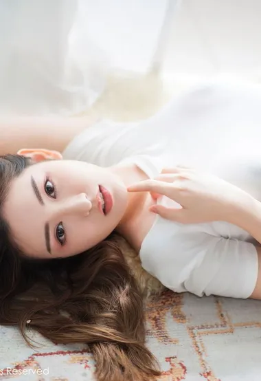 羡慕别人，不如打磨自己，躺床上活色生香的极品销魂女神