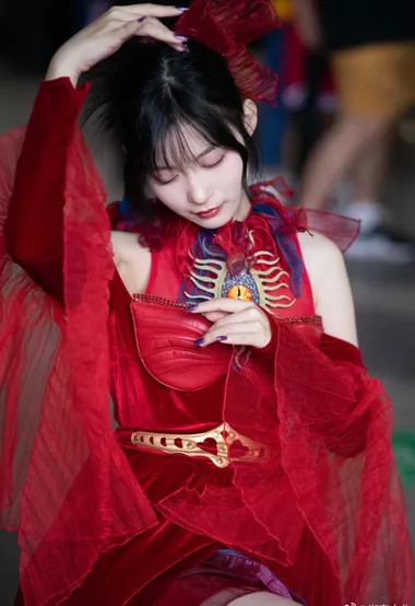 唯美逼真的美女裸体cos赫萝高清艺术摄影图片集