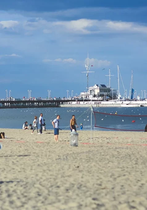 海边游轮夏日手机壁纸
