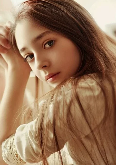 欧美清纯美女手机壁纸