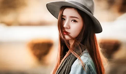 戴着帽子的长发女神唯美写真壁纸