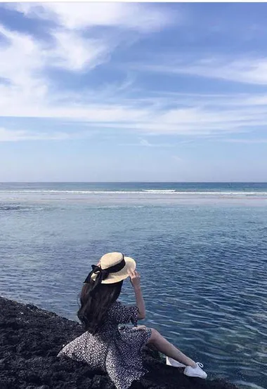 海边旅拍新姿势不拍脸只秀背的拍照姿势图片大全