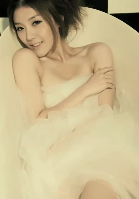 性感美女浴照高清手机壁纸