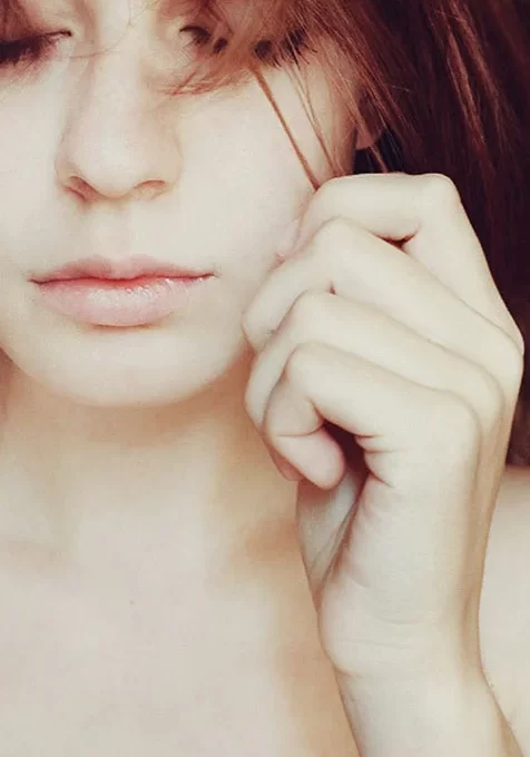 国外清纯美女不一样的意境手机壁纸
