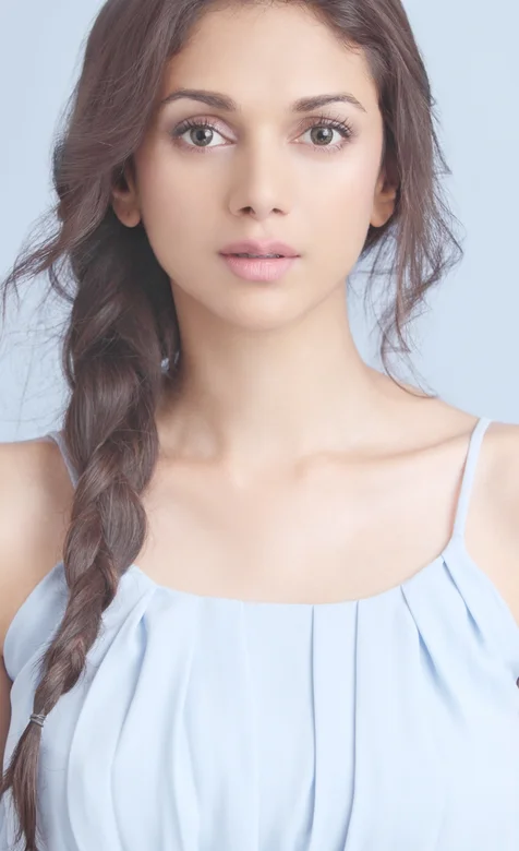 高颜值印度大辫子美女人像摄影高清手机壁纸-iPhone17-1