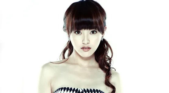 清纯美女唐嫣个人电脑壁纸-iPhone17-1