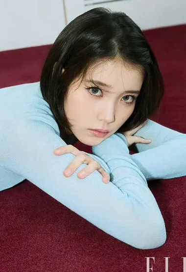 韩国女星iu李知恩最新十月刊写真美照，清新文艺的Gucci女孩