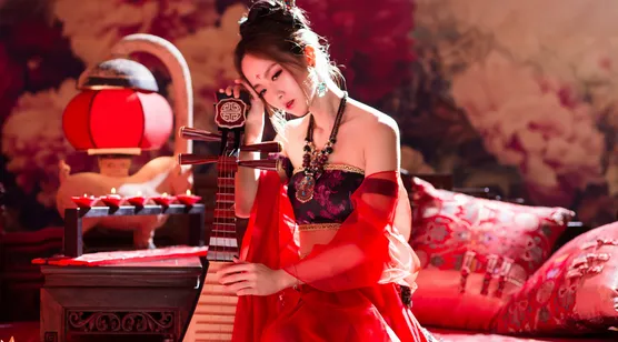 古风性感美女高清4k桌面背景图片-iPhone17-1