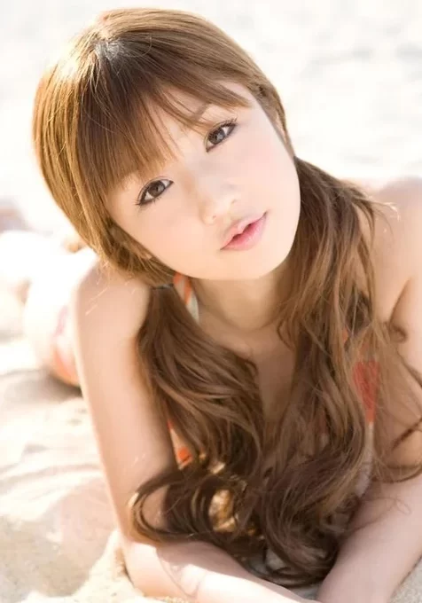 日本AV女优沙滩性感壁纸