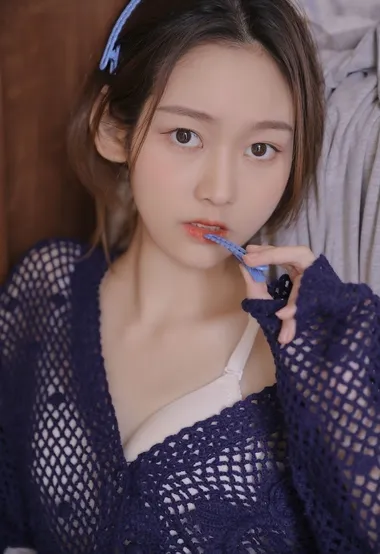 一个人的时候适合思考，清新氧气美女个人私房写真照