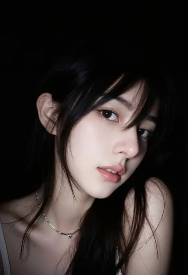 清冷氛围感长发美女 精致妆容项链穿搭写真 氛围感美女
