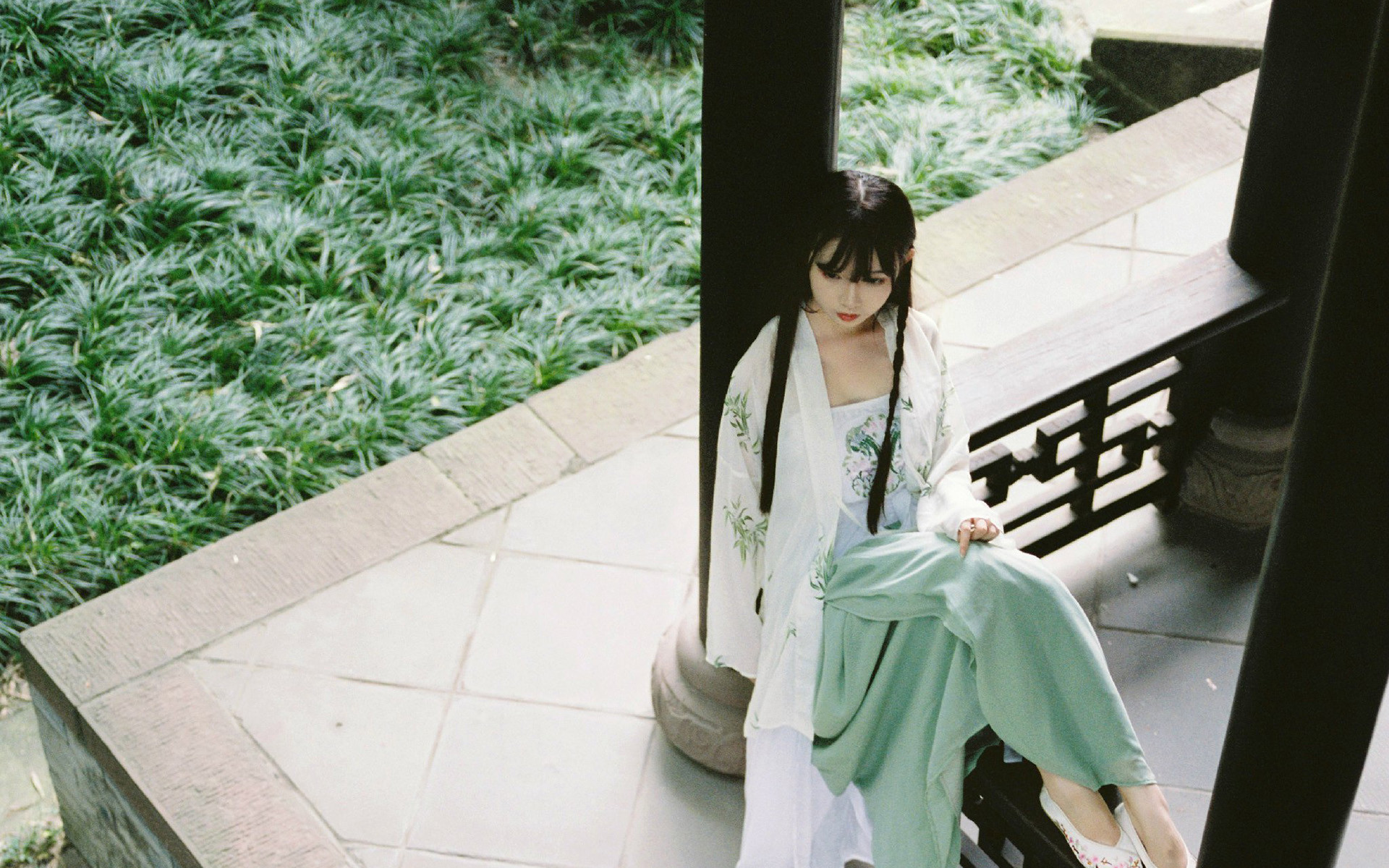美女写真-iPhone17-1