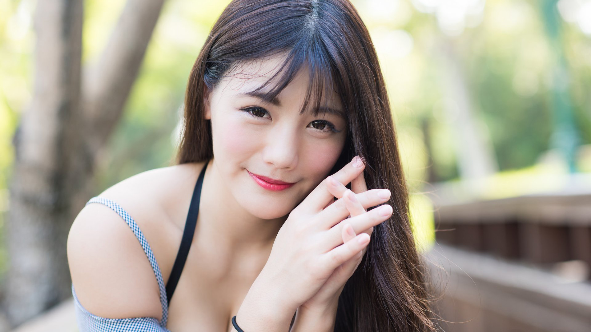 美女写真-iPhone17-1