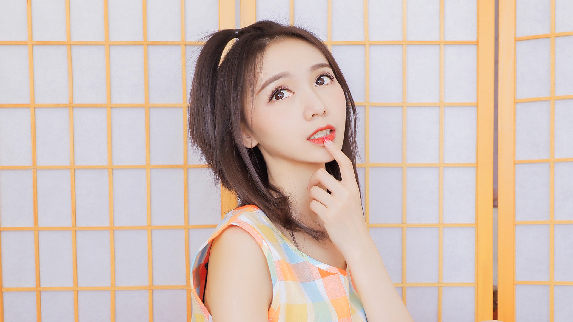 美女写真-iPhone17-1